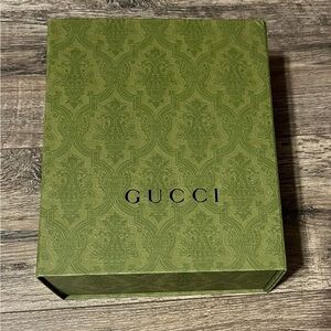Magnetic Gucci box